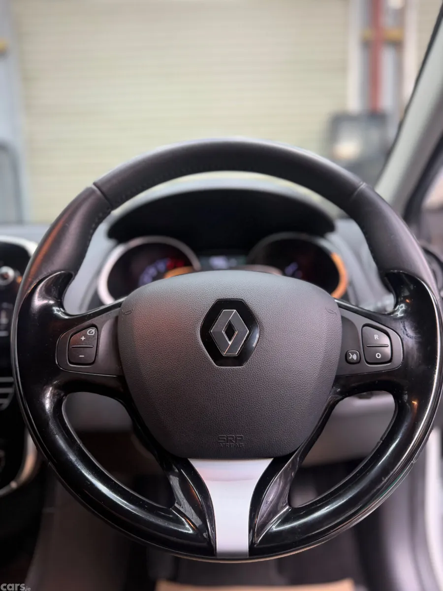 Renault Clio Hatchback, Petrol, 2016, White