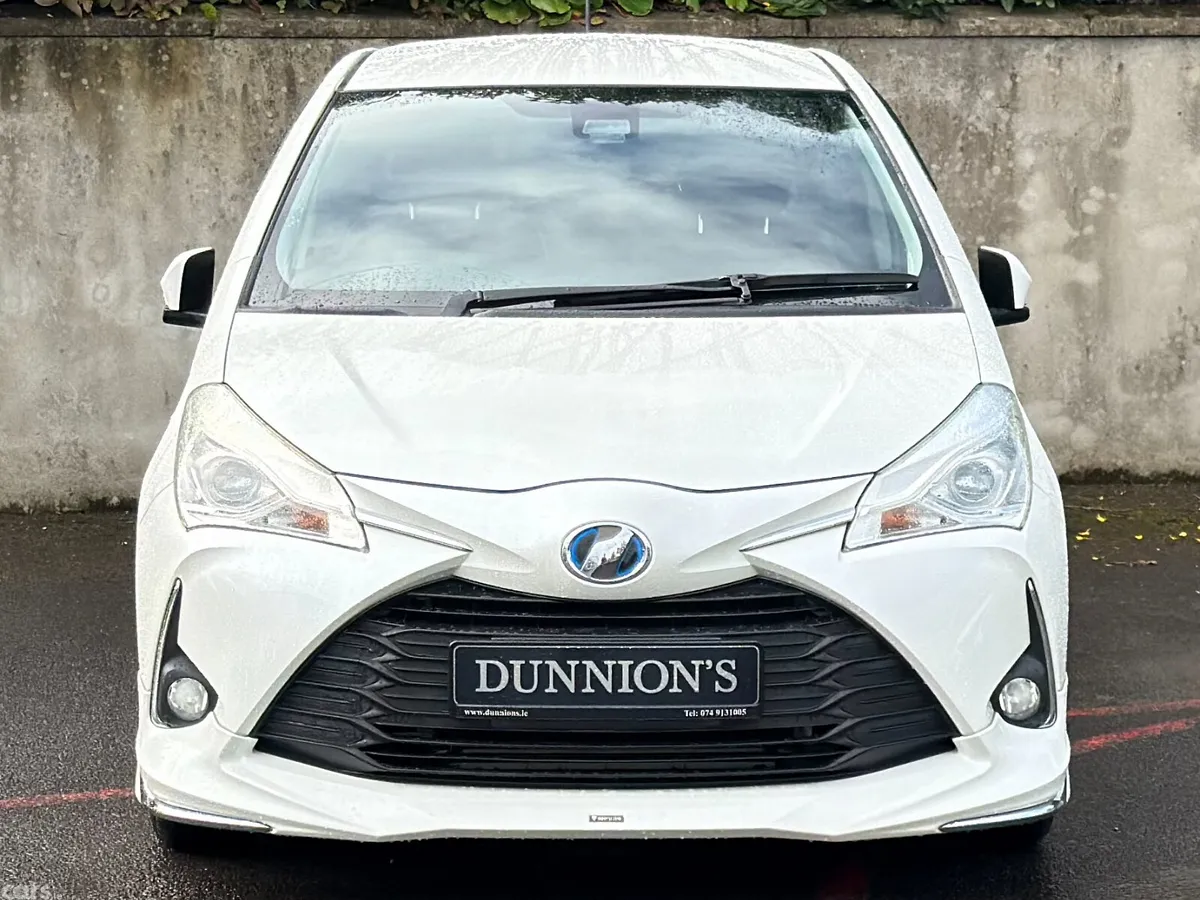 Toyota Vitz Hatchback, Petrol Hybrid, 2017, White