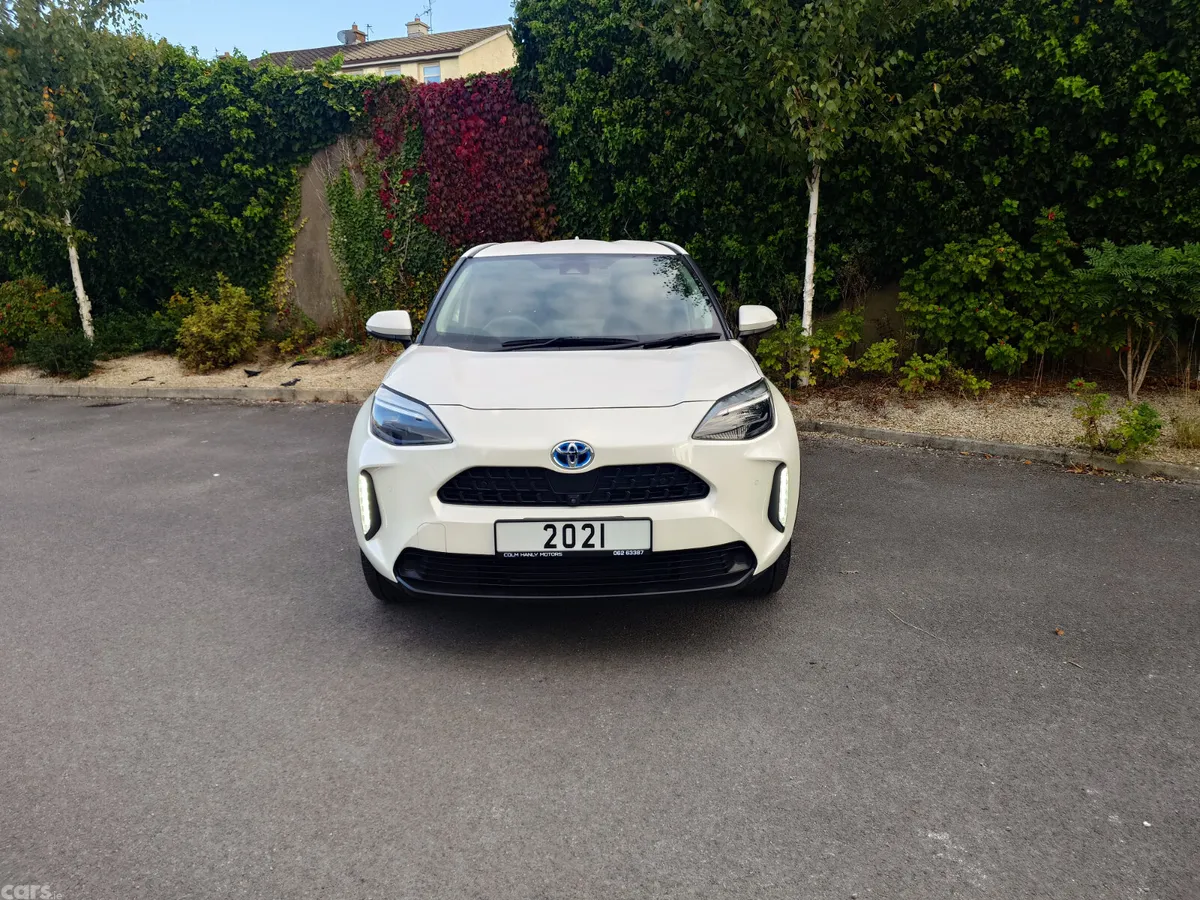 Toyota Yaris Cross SUV, Petrol Hybrid, 2021, White