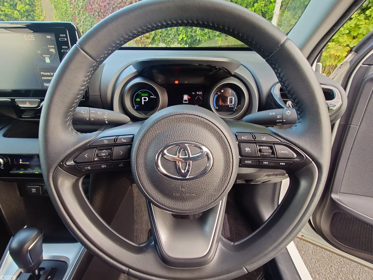 Toyota Yaris Cross SUV, Petrol Hybrid, 2021, White