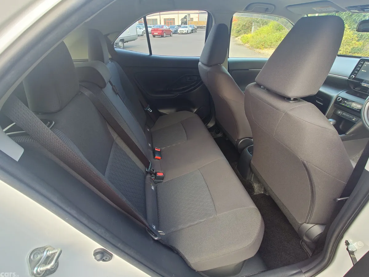 Toyota Yaris Cross SUV, Petrol Hybrid, 2021, White