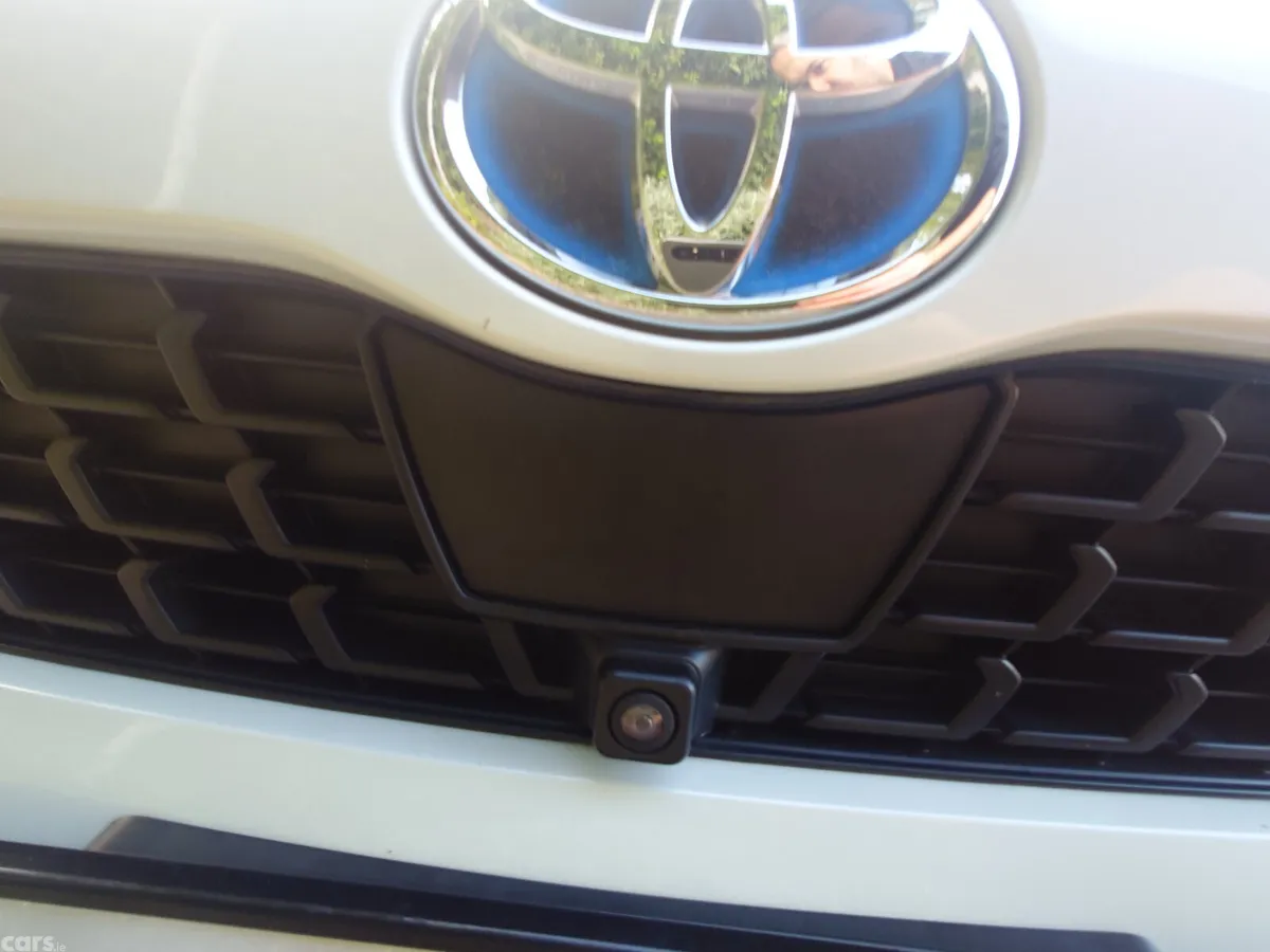 Toyota Yaris Cross SUV, Petrol Hybrid, 2021, White