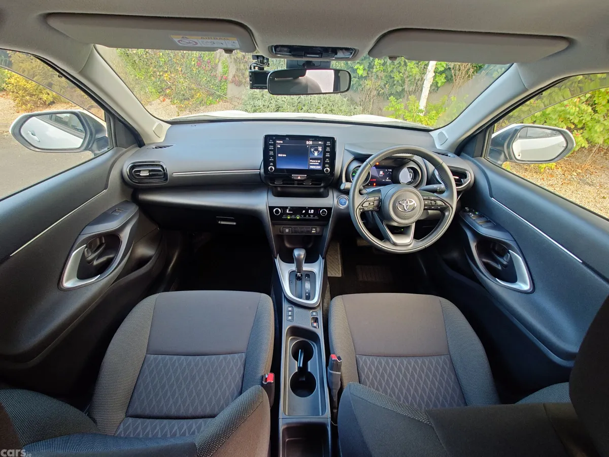 Toyota Yaris Cross SUV, Petrol Hybrid, 2021, White