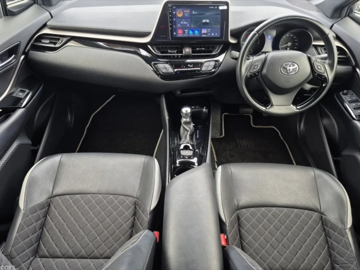 Toyota C-HR SUV, Petrol Hybrid, 2019, Blue