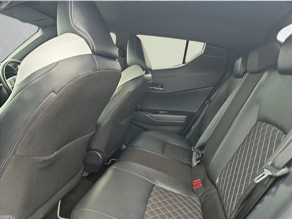 Toyota C-HR SUV, Petrol Hybrid, 2019, Blue