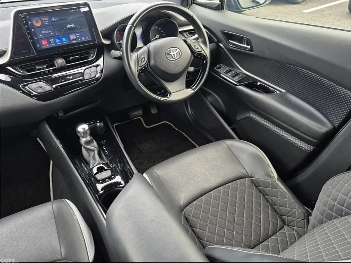 Toyota C-HR SUV, Petrol Hybrid, 2019, Blue
