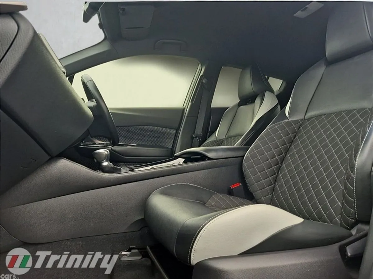 Toyota C-HR SUV, Petrol Hybrid, 2019, Blue