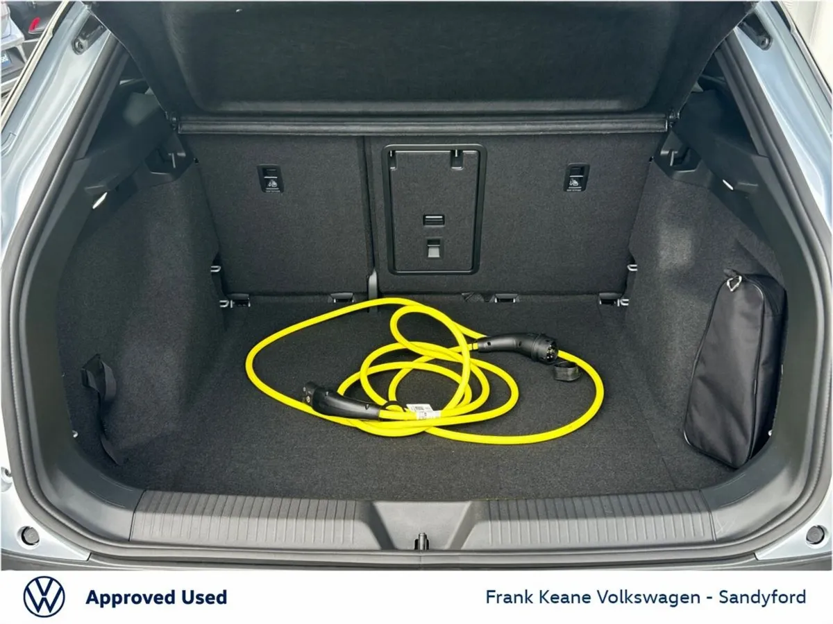 Volkswagen ID.4 SUV, Electric, 2026, Silver