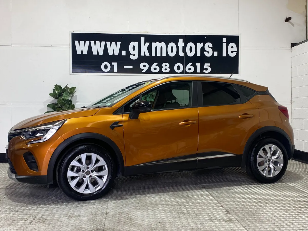 Renault Captur Hatchback, Petrol, 2021, Orange
