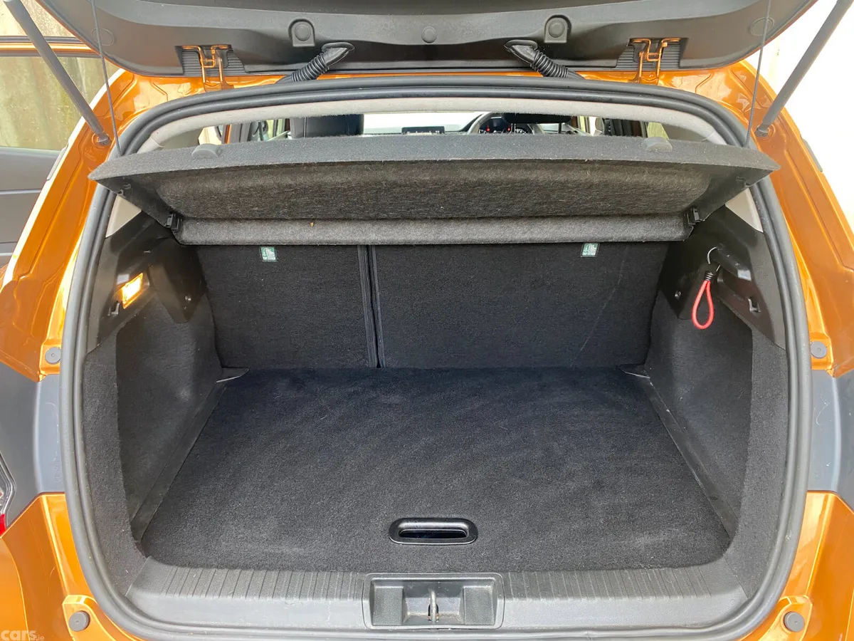 Renault Captur Hatchback, Petrol, 2021, Orange