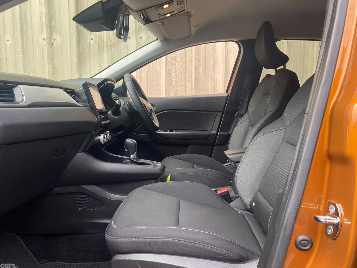 Renault Captur Hatchback, Petrol, 2021, Orange
