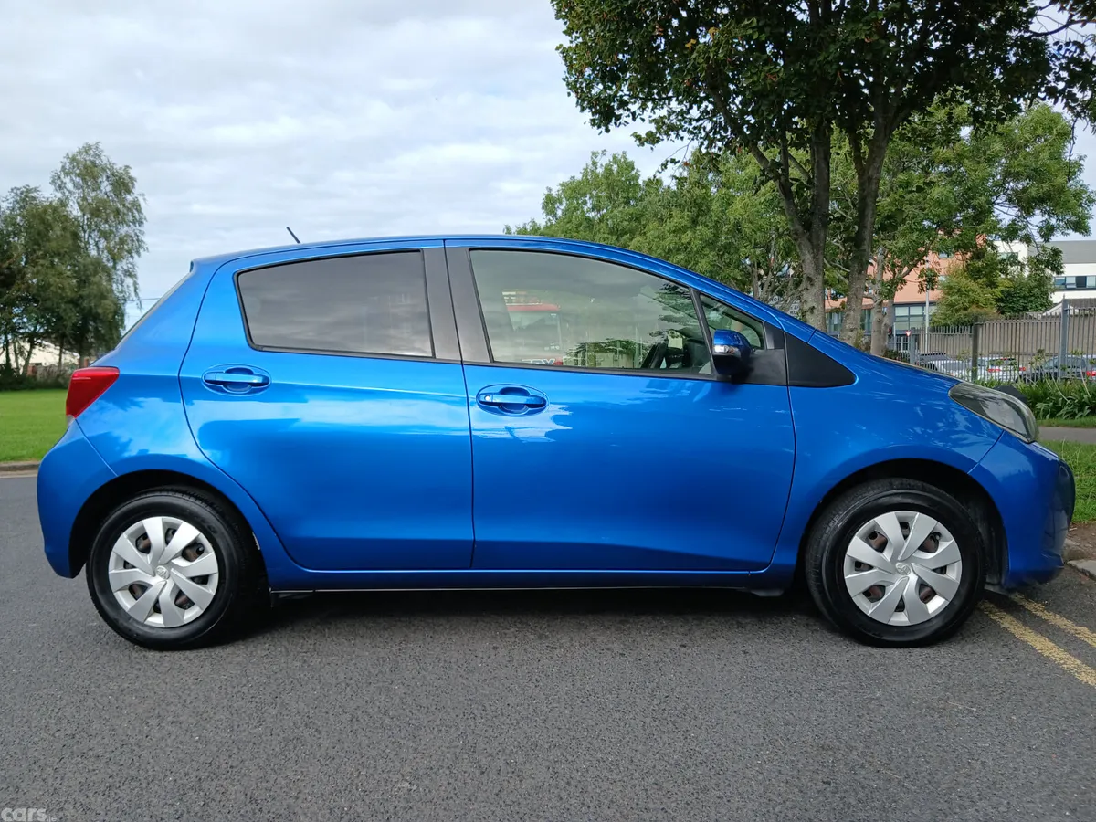 Toyota Yaris Hatchback, Petrol, 2016, Blue