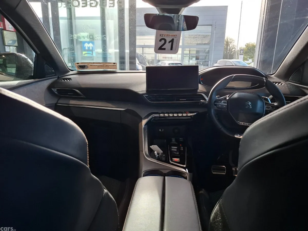 Peugeot 3008 MPV, Diesel, 2023, White