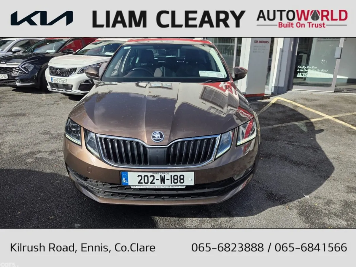 Skoda Octavia Hatchback, Petrol, 2020, Brown
