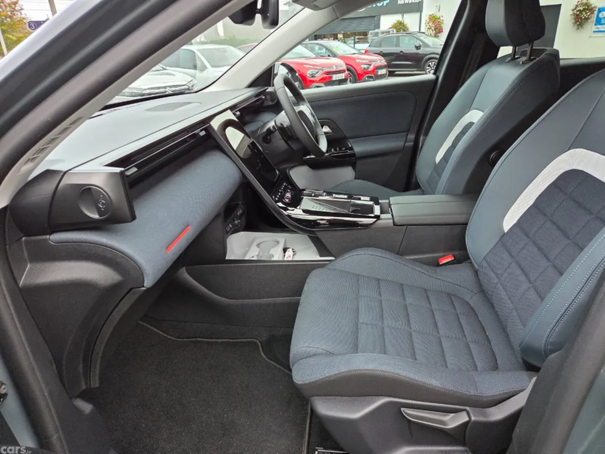 Citroen C5 Aircross MPV, Petrol Hybrid, 2026, Green