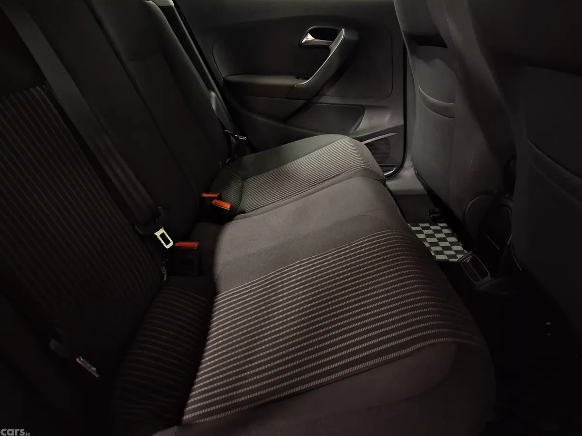 Volkswagen Polo Hatchback, Petrol, 2012, Blue
