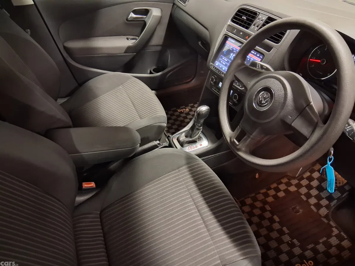 Volkswagen Polo Hatchback, Petrol, 2012, Blue