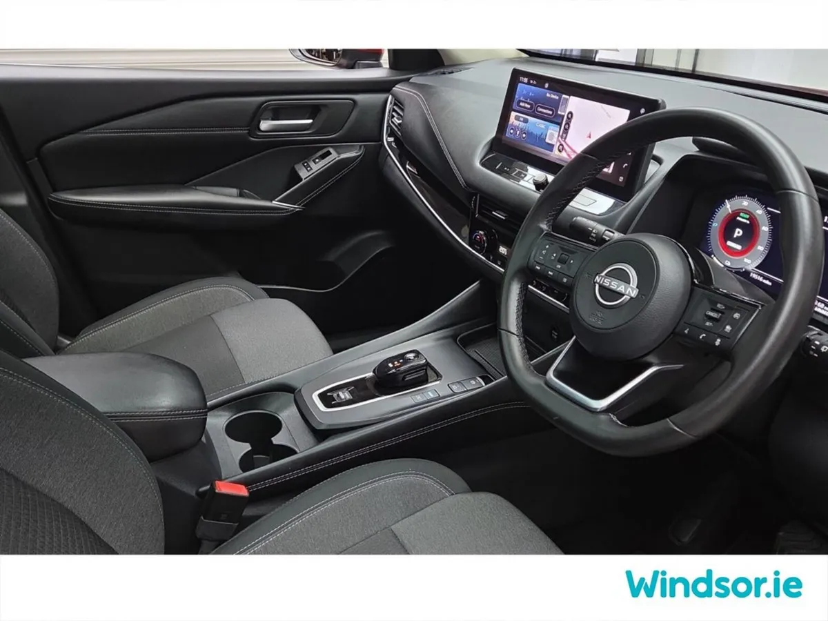 Nissan Qashqai MPV, Petrol Hybrid, 2024, Red