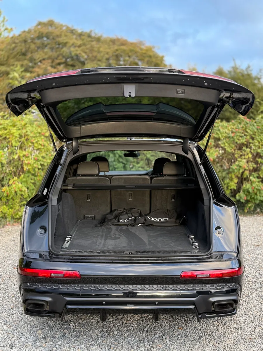 Audi Q7 SUV, Petrol Plug-in Hybrid, 2025, Black
