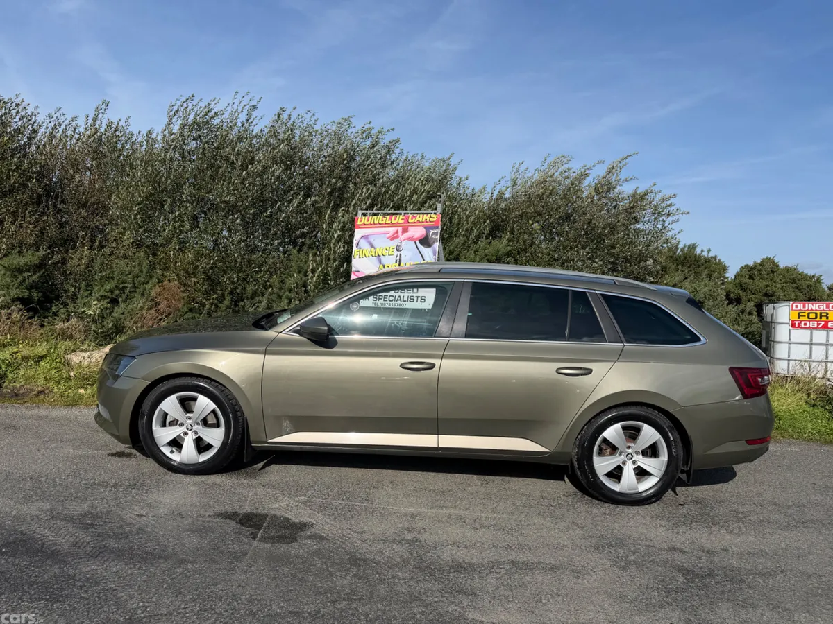 Skoda Superb Estate, Diesel, 2017, Green