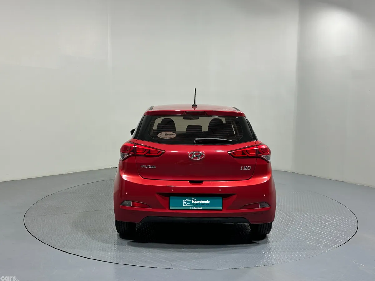 Hyundai i20 Hatchback, Petrol, 2016, Red