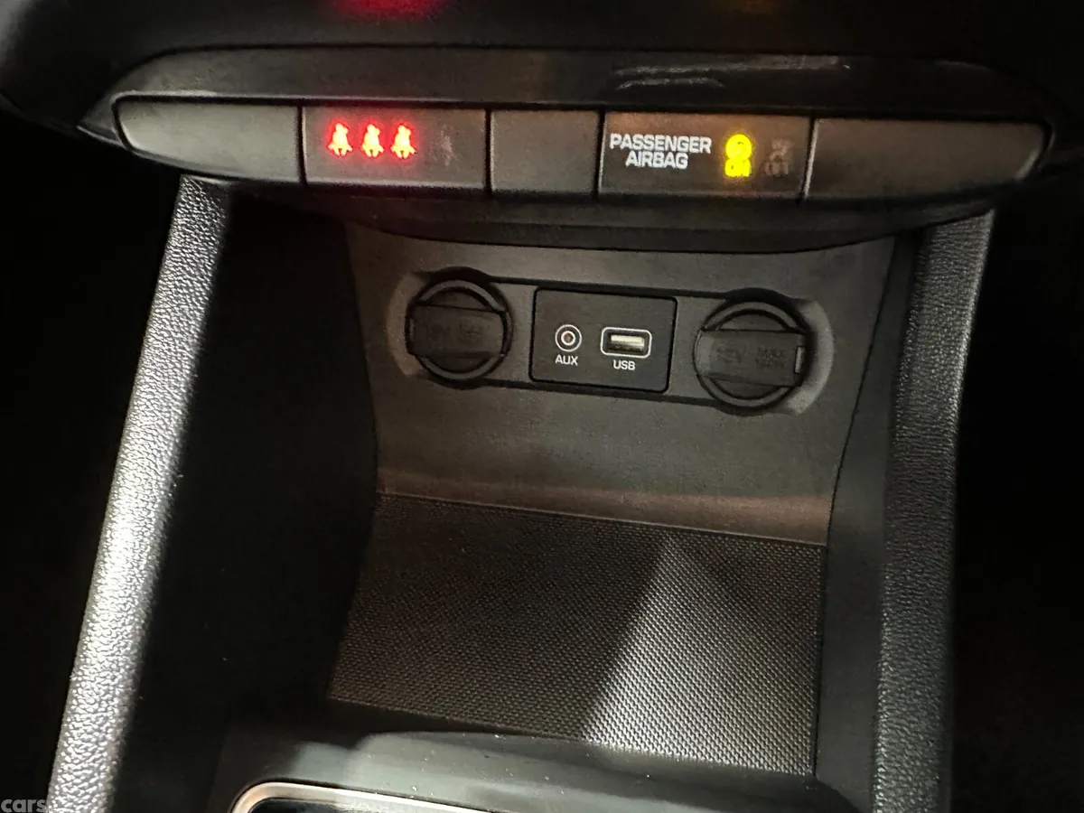 Hyundai i20 Hatchback, Petrol, 2016, Red