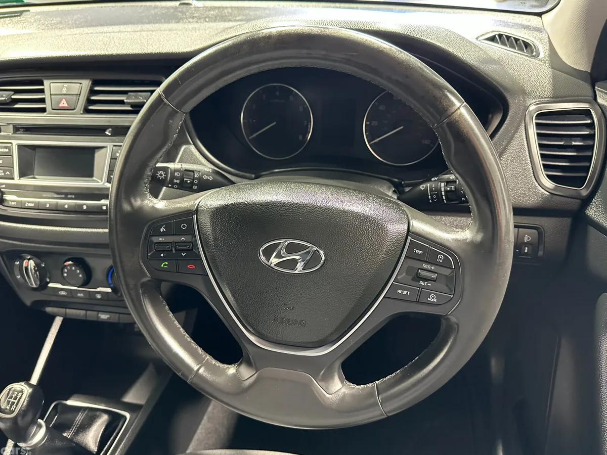 Hyundai i20 Hatchback, Petrol, 2016, Red