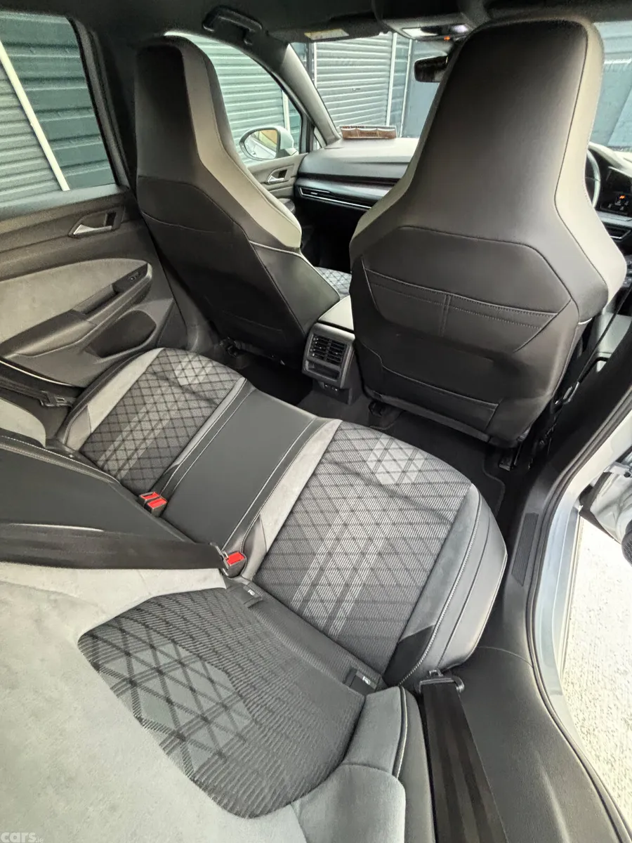 Volkswagen Golf Estate, Petrol, 2023, Grey