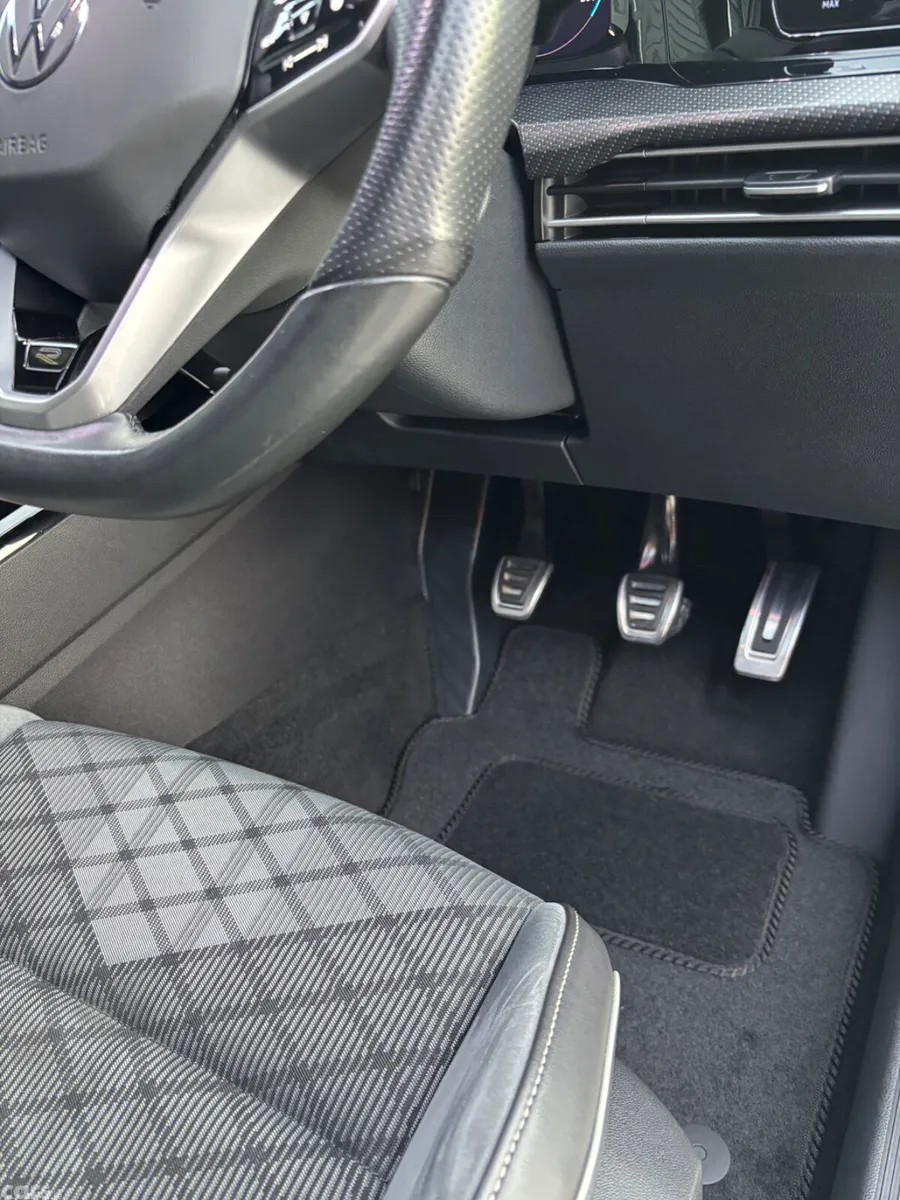 Volkswagen Golf Estate, Petrol, 2023, Grey