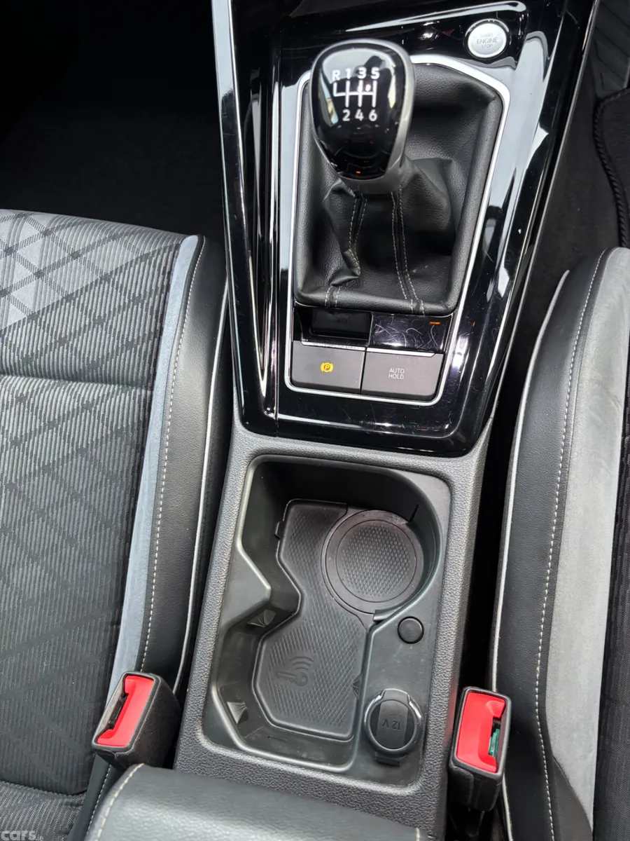 Volkswagen Golf Estate, Petrol, 2023, Grey