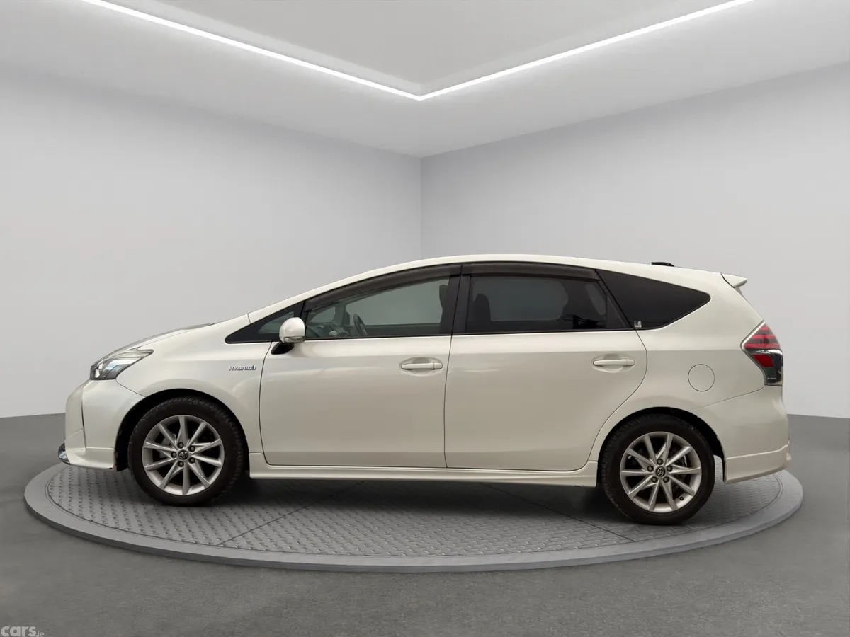 Toyota Prius MPV, Petrol Hybrid, 2016, White