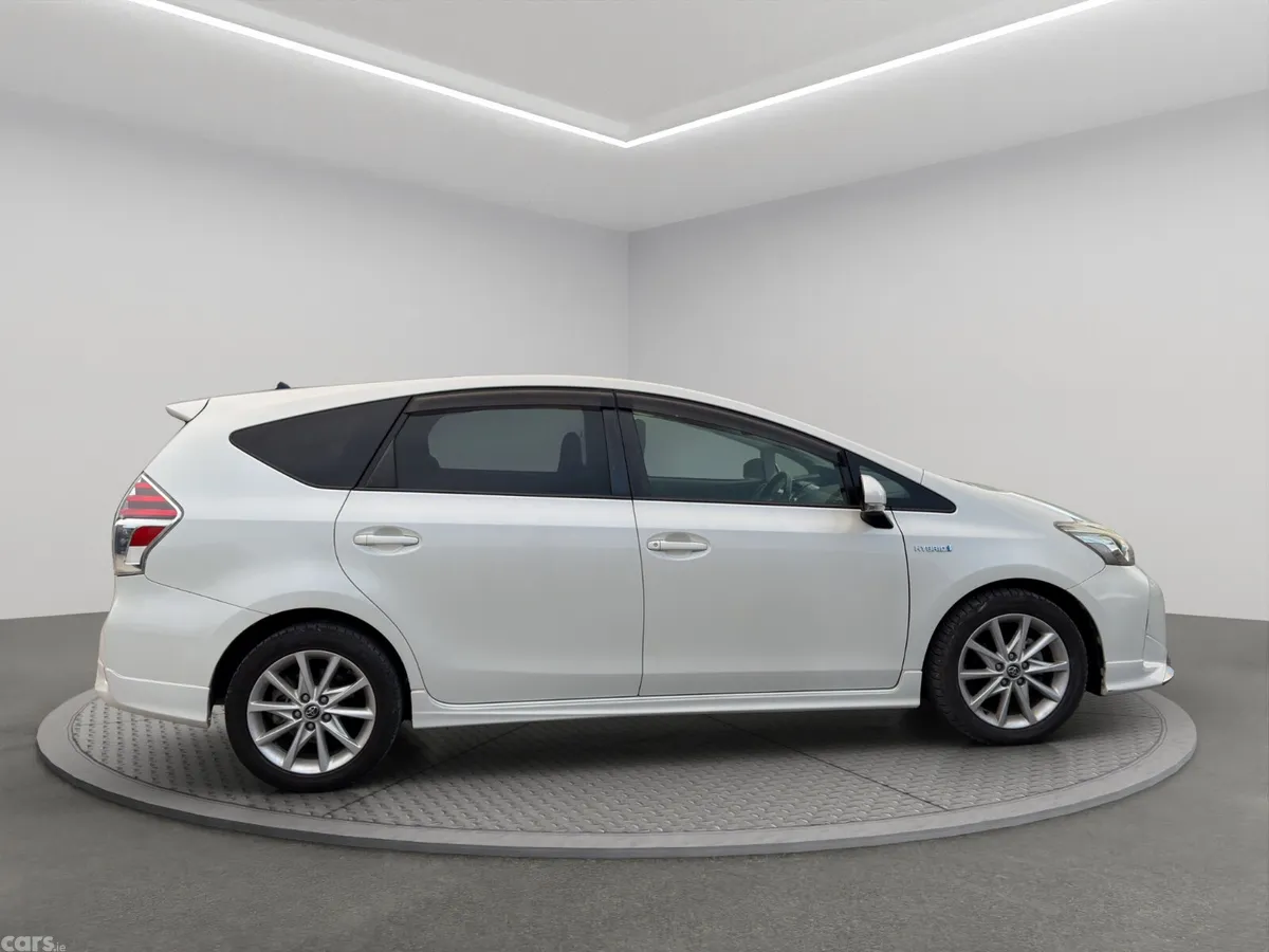 Toyota Prius MPV, Petrol Hybrid, 2016, White