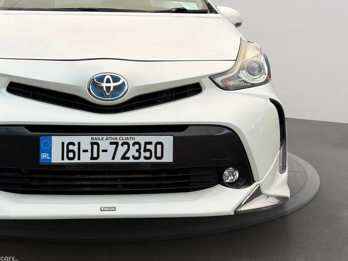 Toyota Prius MPV, Petrol Hybrid, 2016, White