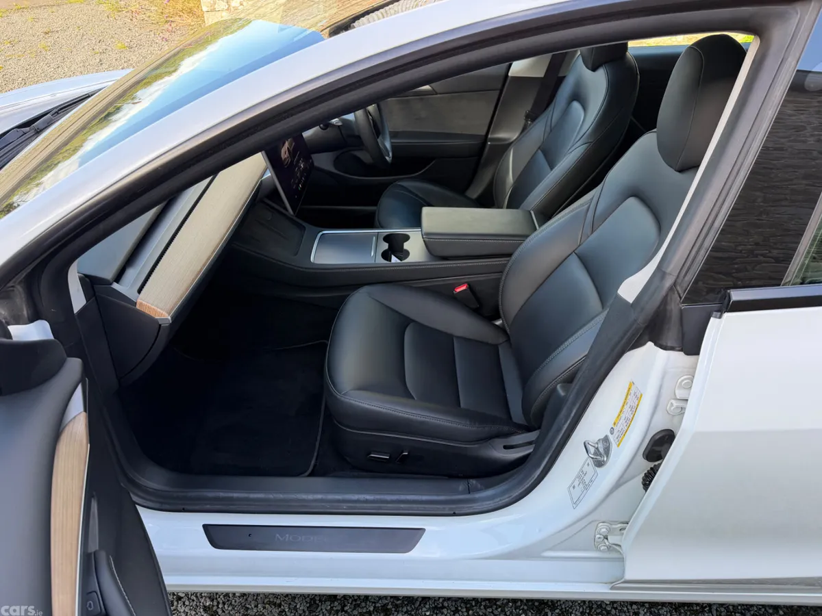 Tesla Model 3 Saloon, Electric, 2022, White
