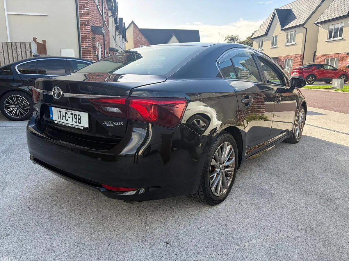 Toyota Avensis Saloon, Petrol, 2017, Black