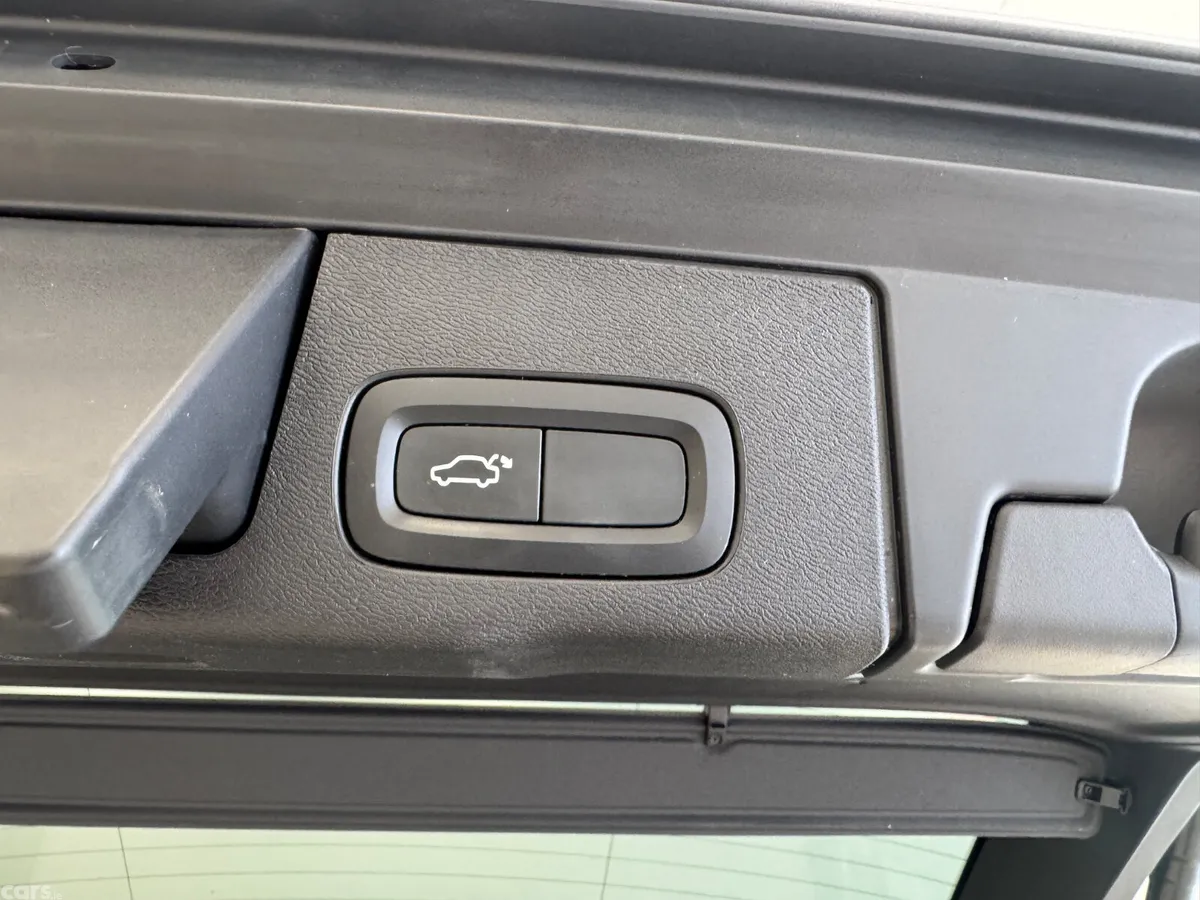 Volvo XC60 SUV, Diesel, 2022, Grey