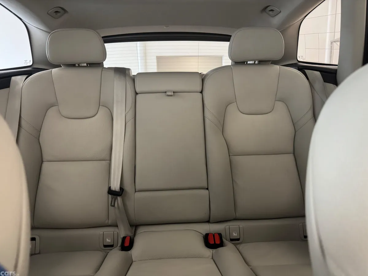 Volvo XC60 SUV, Diesel, 2022, Grey