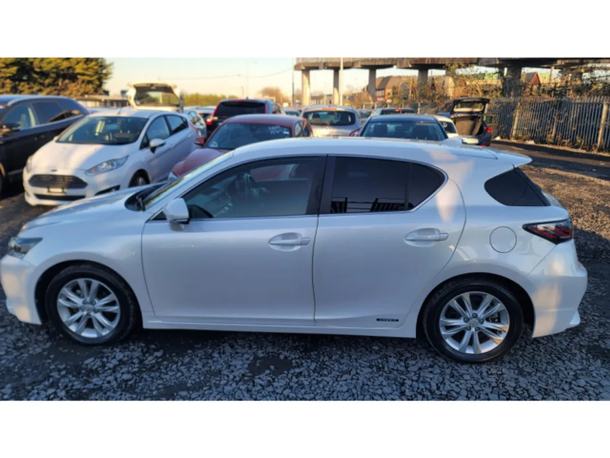 Lexus CT Hatchback, Petrol Hybrid, 2016, White
