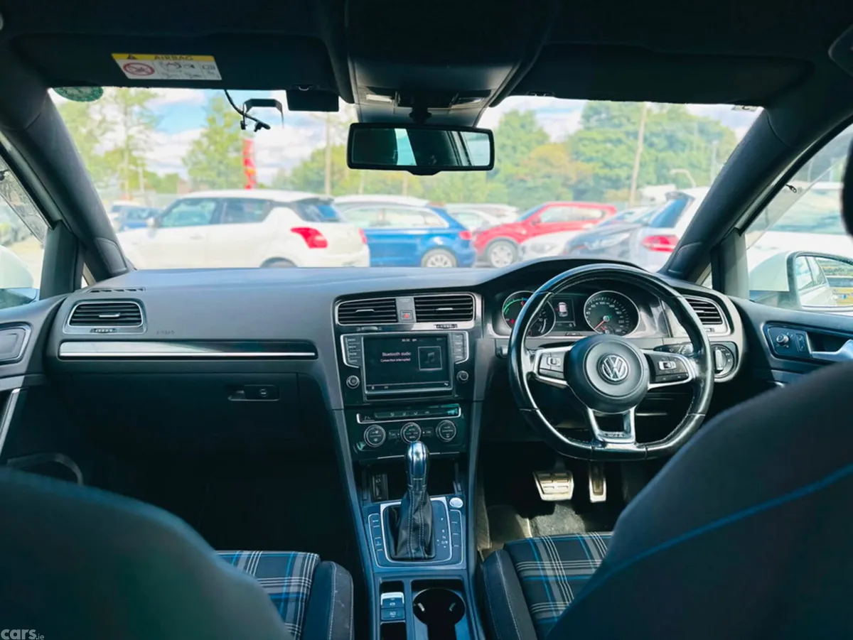 Volkswagen Golf Hatchback, Petrol Plug-in Hybrid, 2015, White