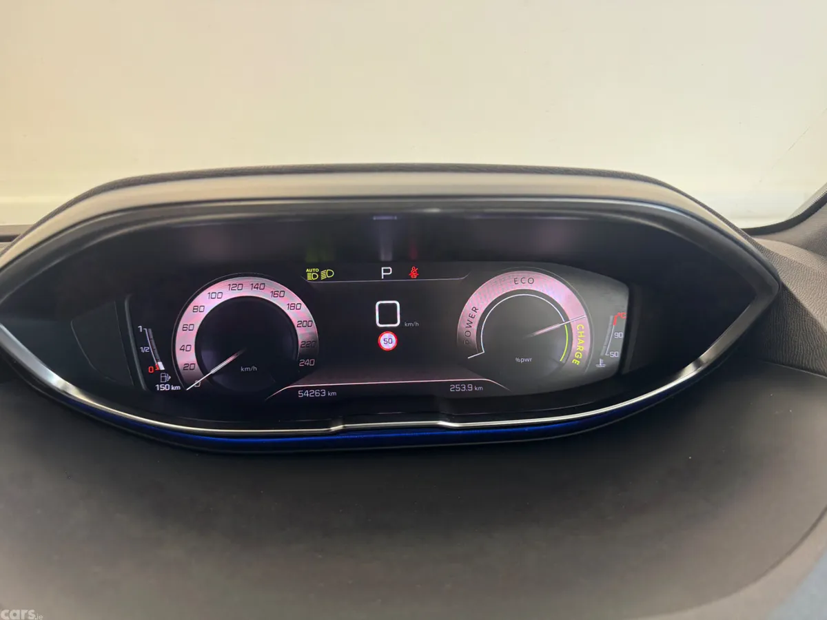 Peugeot 5008 MPV, Petrol Hybrid, 2024, Grey