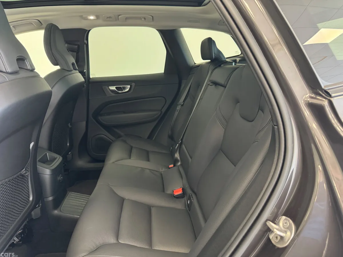 Volvo XC60 SUV, Petrol Plug-in Hybrid, 2023, Grey