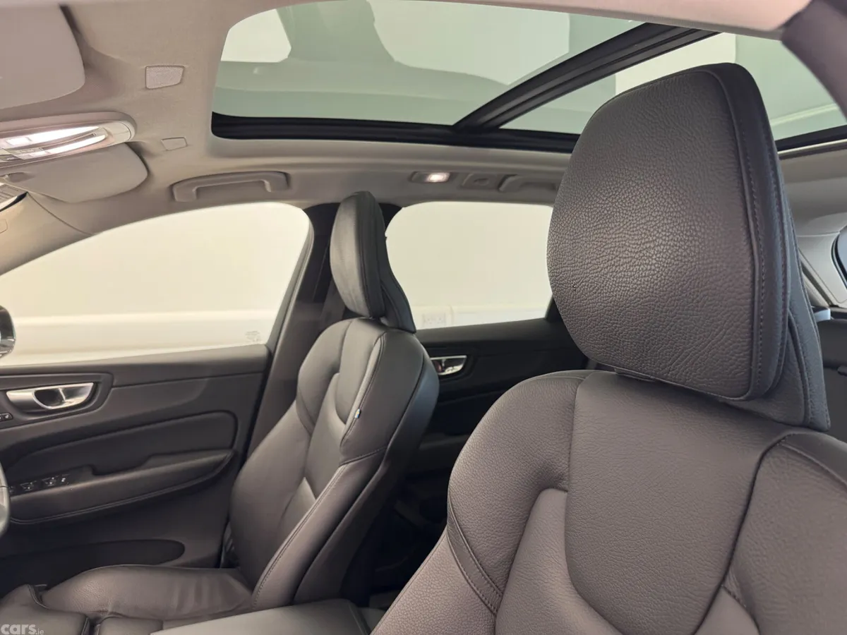 Volvo XC60 SUV, Petrol Plug-in Hybrid, 2023, Grey