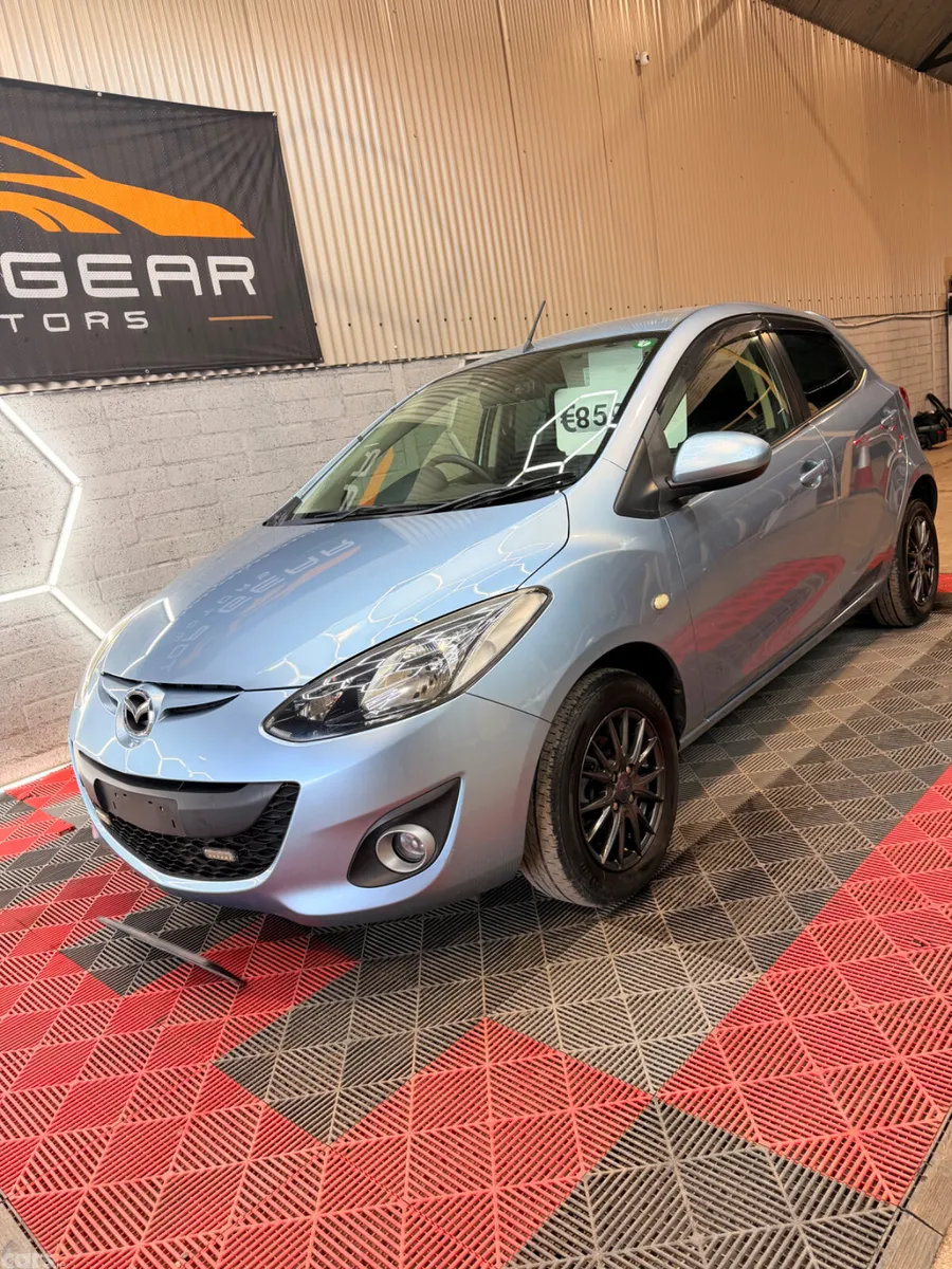 Mazda Demio Hatchback, Petrol, 2013, Blue