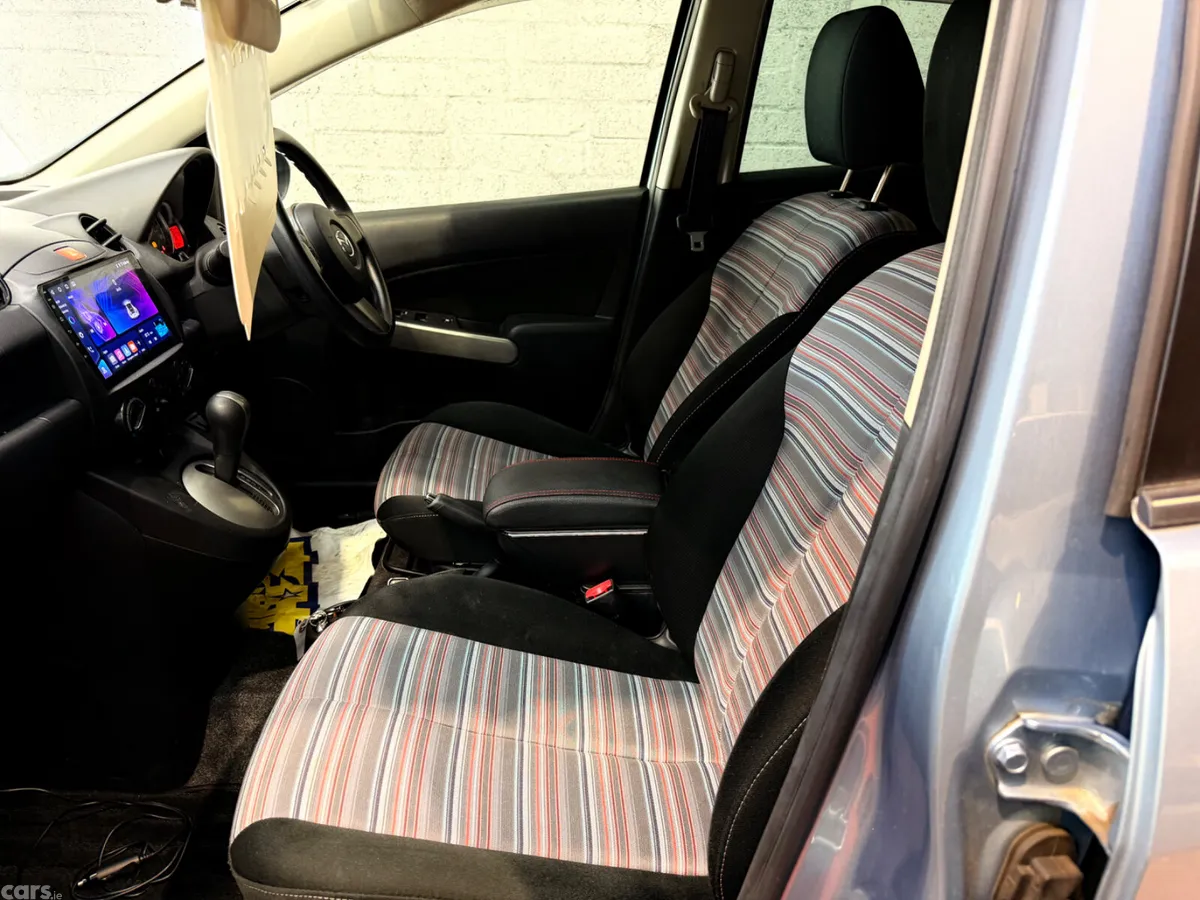 Mazda Demio Hatchback, Petrol, 2013, Blue