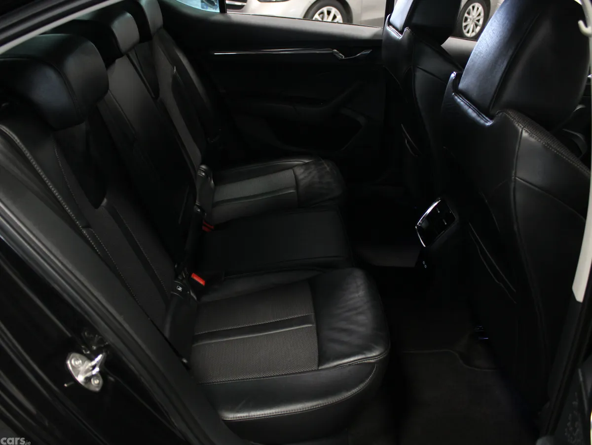 Skoda Octavia Saloon, Diesel, 2023, Black