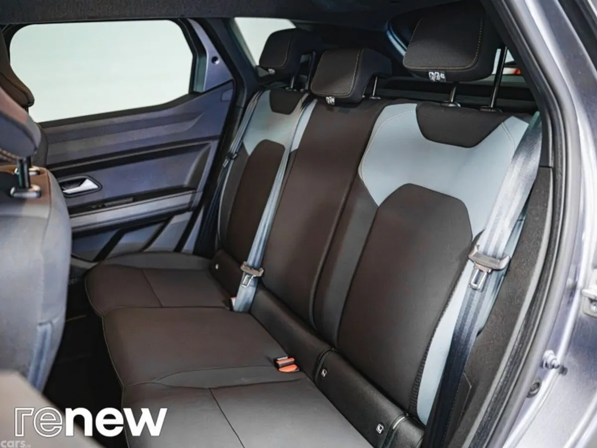 Dacia Duster SUV, Petrol Hybrid, 2025, Grey