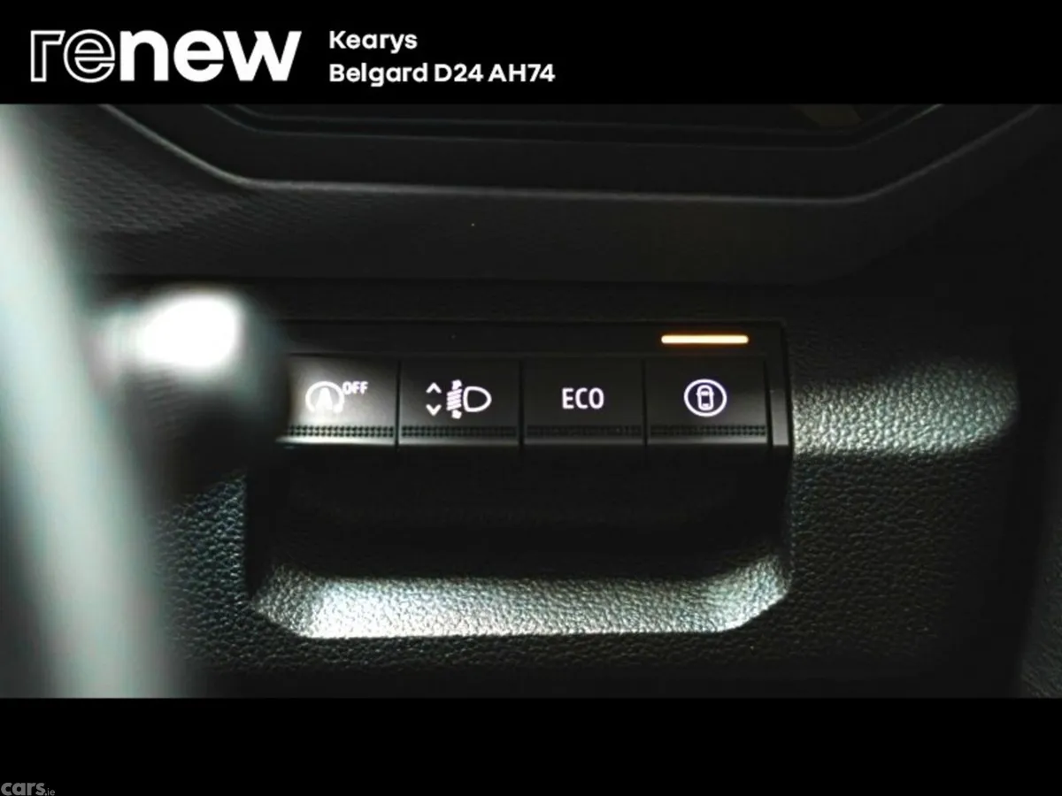 Dacia Duster SUV, Petrol Hybrid, 2025, Grey