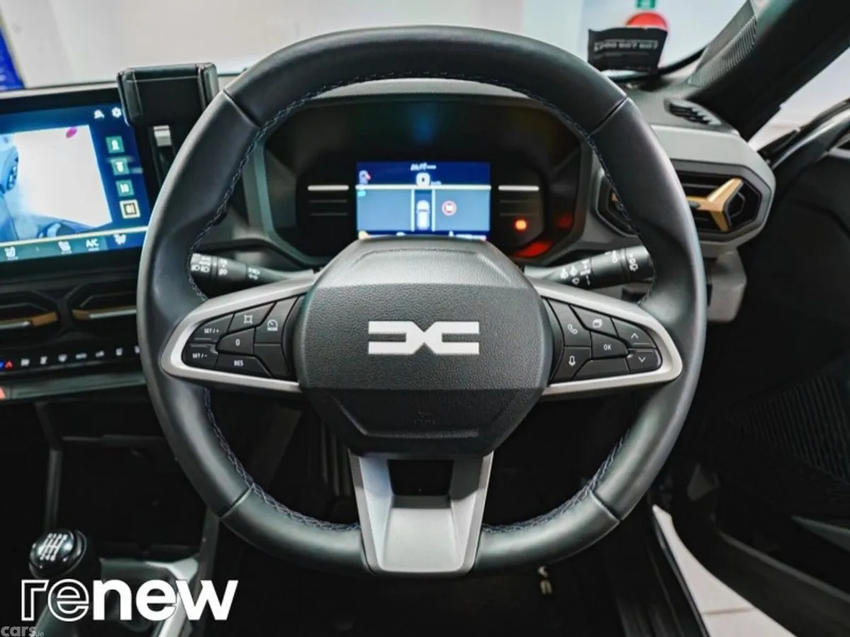 Dacia Duster SUV, Petrol Hybrid, 2025, Grey
