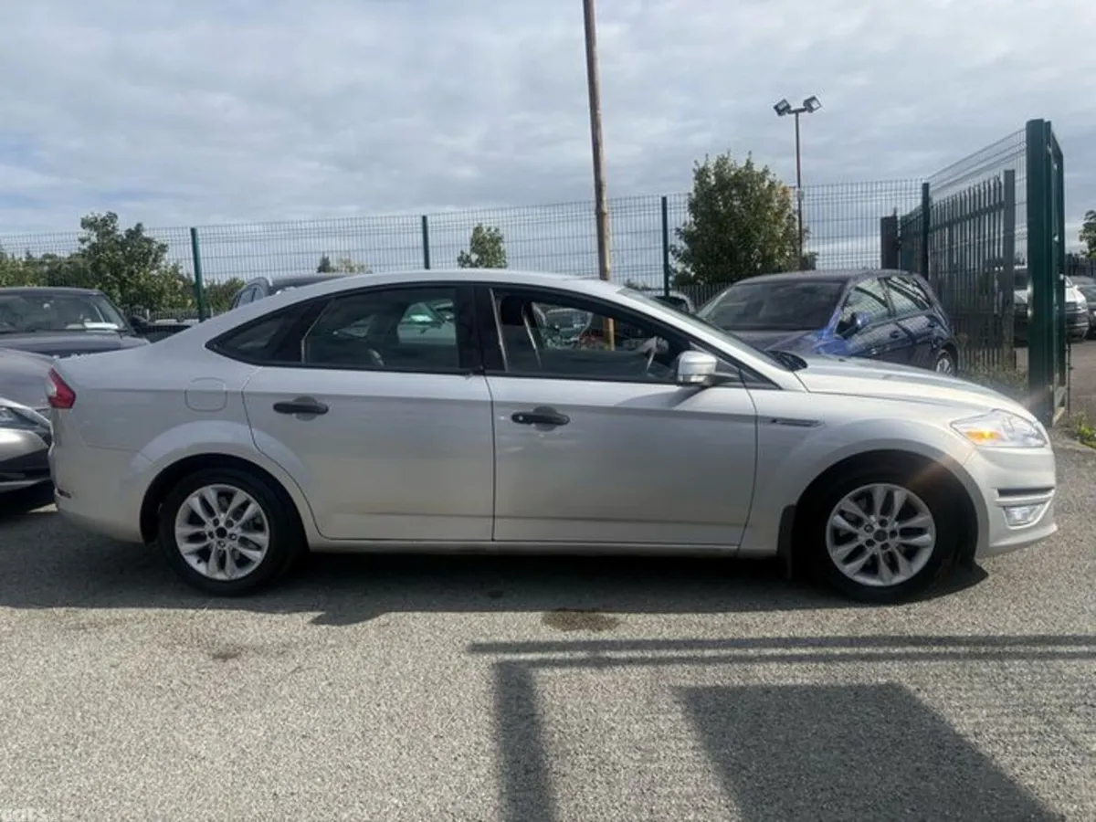 Ford Mondeo Saloon, Diesel, 2013, Silver