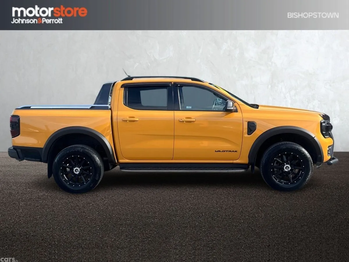 Ford Ranger MPV, Diesel, 2023, Orange